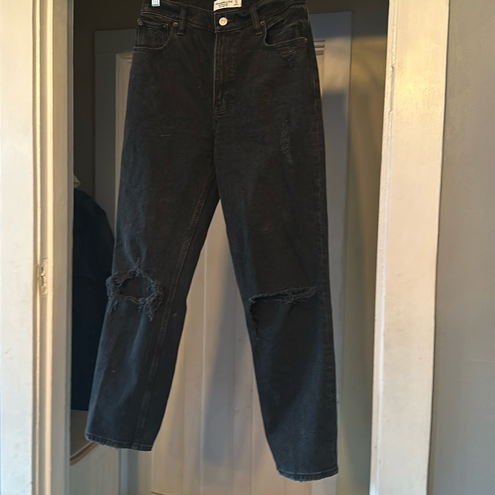 Abercrombie distressed The 90’s Straight Ultra High Rise Jeans